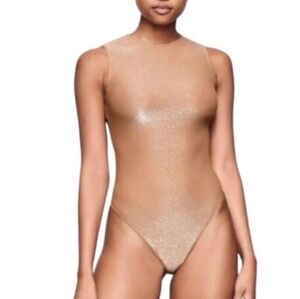 NWT Skims Sienna Shimmer Bodysuit 2X Fits Everybody Nude Thong Seamless Sculpt